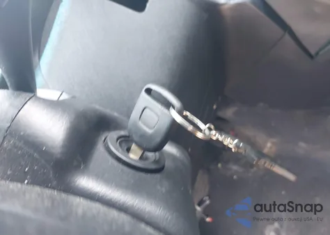 2004 Honda Cr-V Lx z USA, uszkodzony, nr VIN JHLRD68414C017807